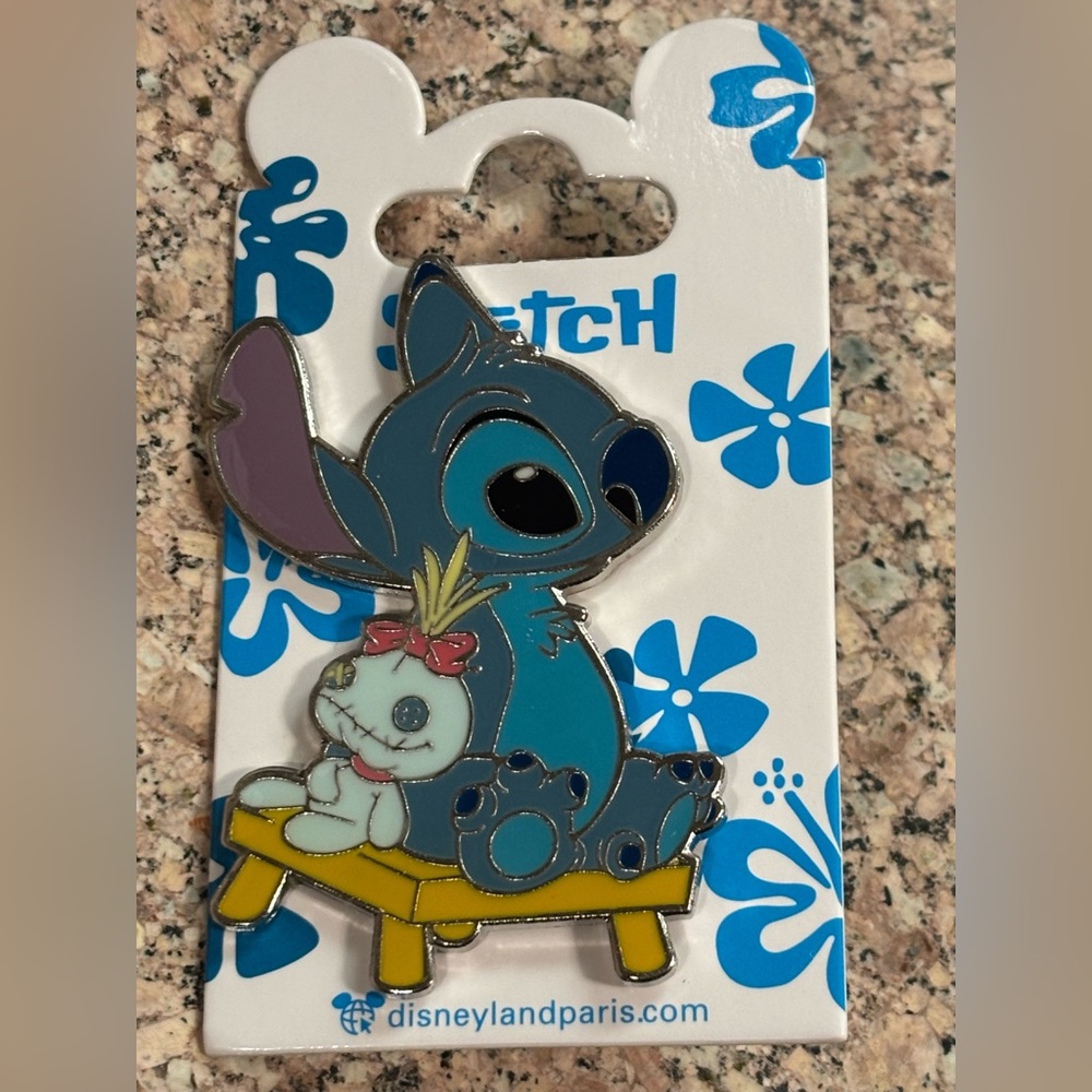 DLP Paris Stitch & Scrump Sitting Bench Disney Pin